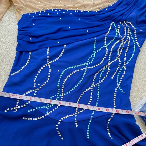 New Girl Figure Skating Dress Girl Size M with Hair Scrunchies (155~165cm) - Picture 8 of 12